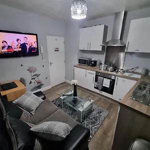 Apartment Cozy Luxe Apartment: Free Parking & Wi-fi, Beeston Hill