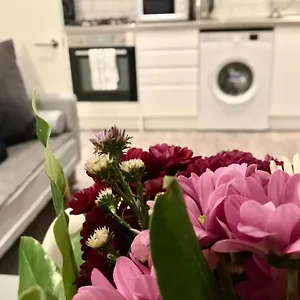 2 Bed 2 Bath & Terrace Holiday home Brighton